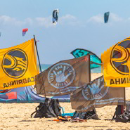 banderas escuela kite and roll